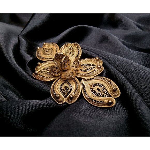Vintage Mexico Gold-Tone Filigree Floral Brooch Pin Elegant Statement Piece Hand - Picture 2 of 4